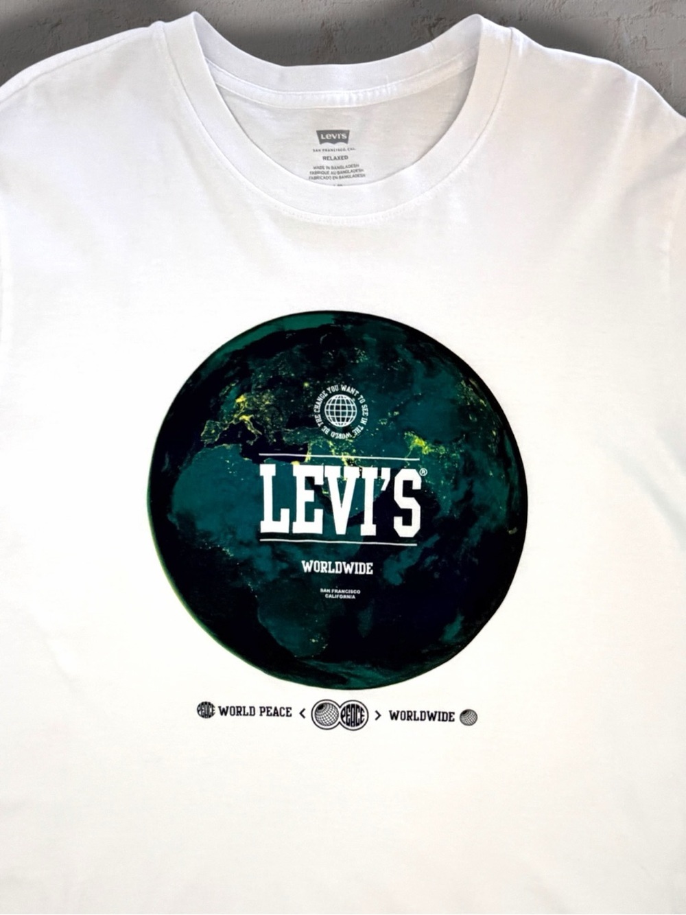 Levi's Relaxed Fit Worldwide Globe Graphic Tee White Short Sleeve Men's Large